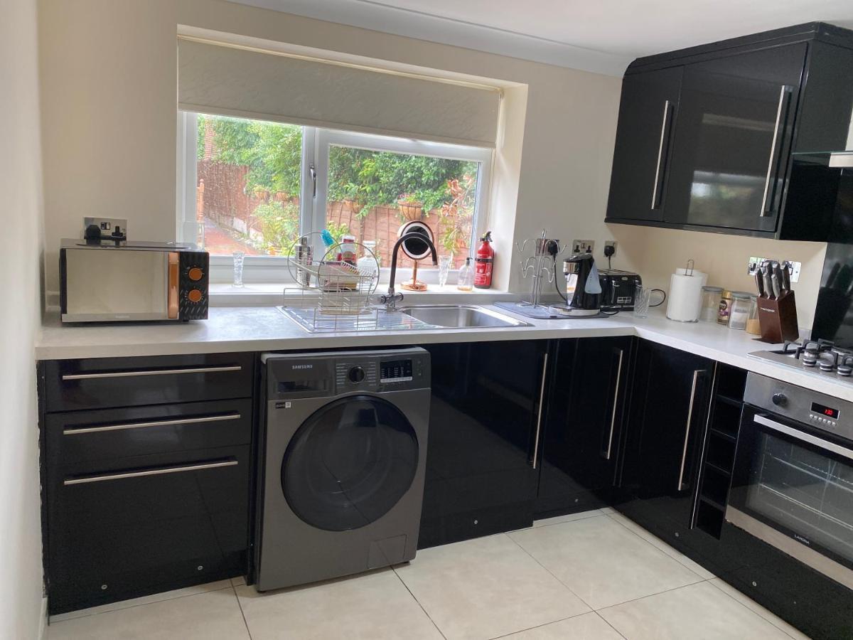 Studio Flat Gants Hill With Free Parking ريدبريدج المظهر الخارجي الصورة